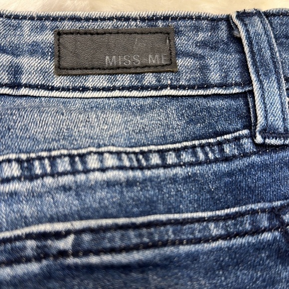 Md. Blue skinny jeans with bling size 28 - Picture 6 of 17